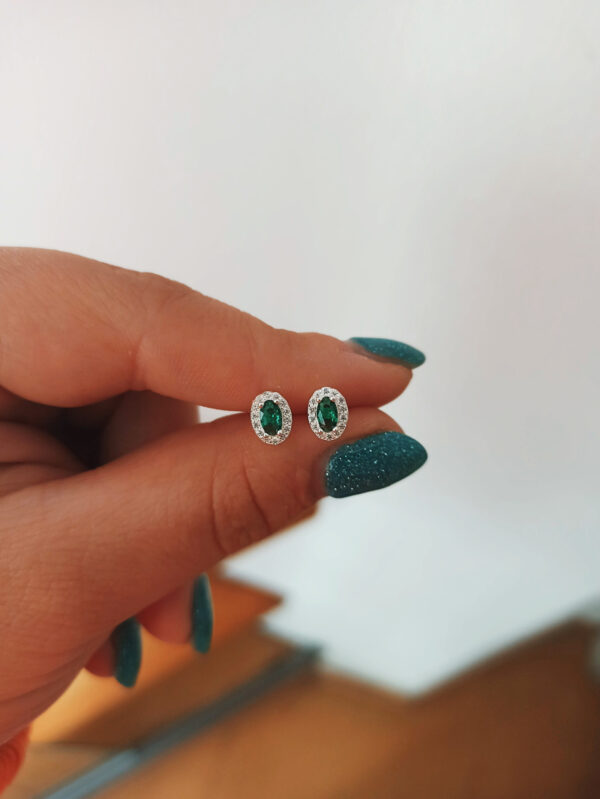 Oval green